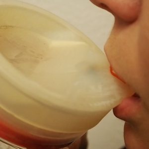 Schluckeinleitung über die Lippen